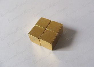 Çin Küp Neodymium Blok Mıknatıslar Kaplanmış Altın N35 5 * 5 * 5 mm 80 Celsius Degree Tedarikçi