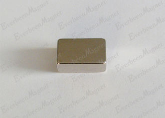 Çin N50 Blok Kalıcı Neodim Mıknatıslar 1 &amp;quot;X 1/2&amp;quot; X 1/4 &amp;quot;Kalınlık Yüksek Enerji Tedarikçi
